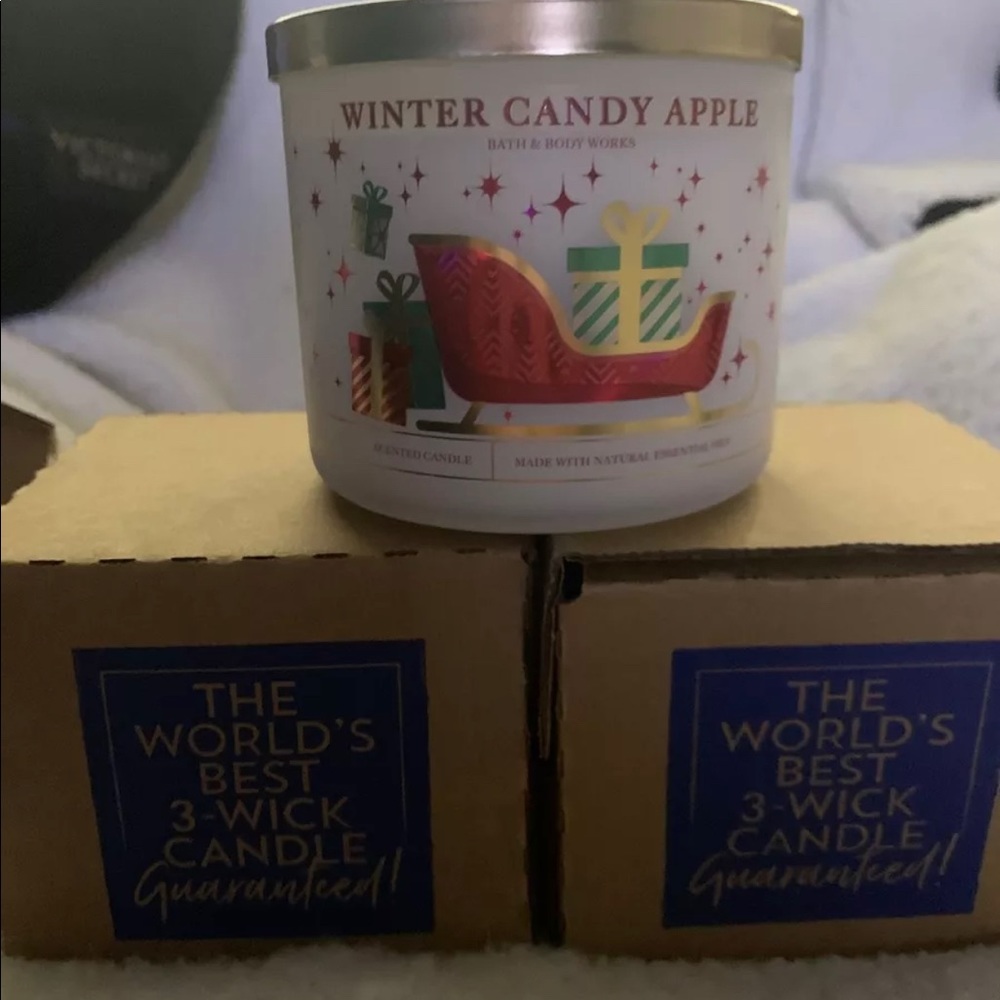 LOT of 3 boxed 14.5oz 3 Wick Winter Candy Apple
Candles Bath & Body Works NWT - Picture 2 of 6